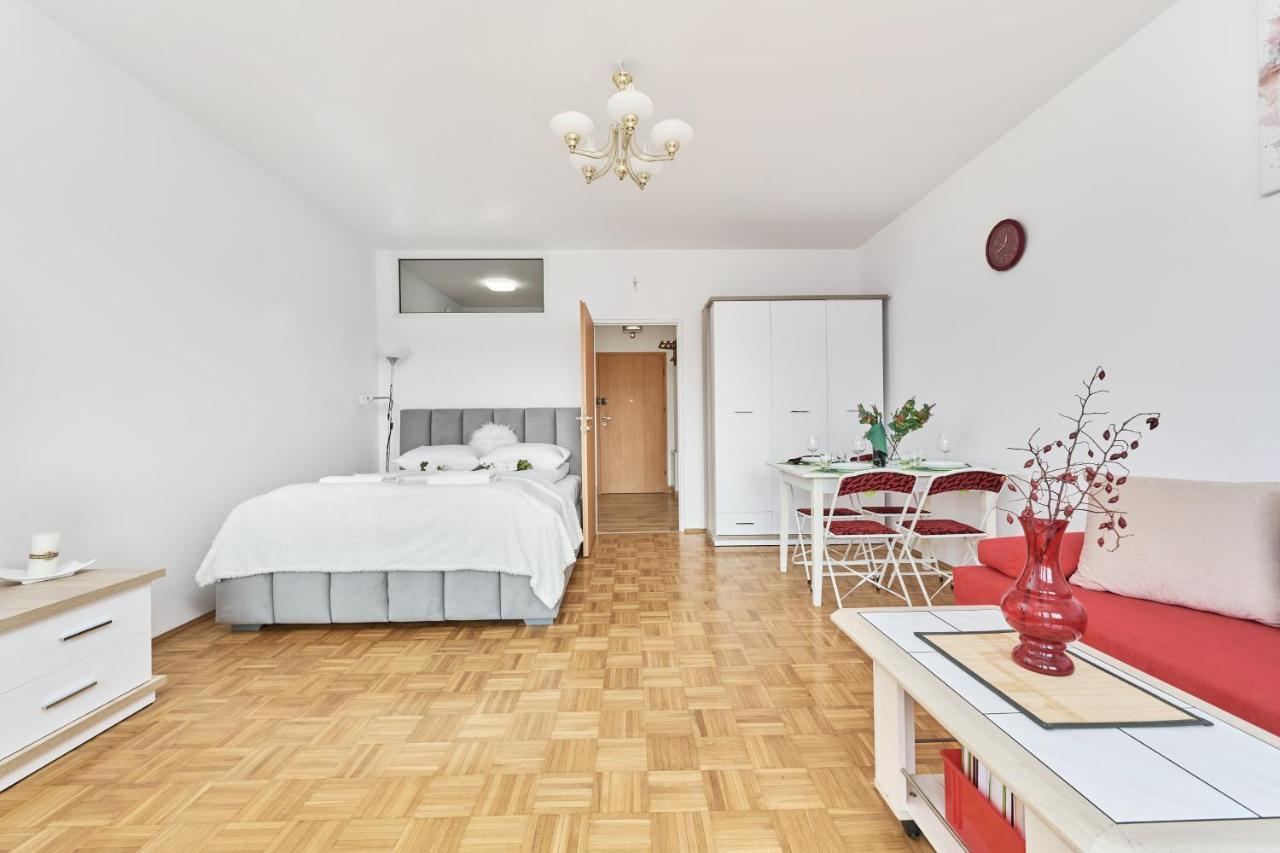 Apartments Wroclaw Legnicka By Noclegi Renters ภายนอก รูปภาพ